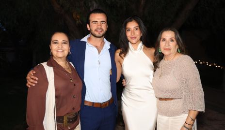  Gelus Pérez, Arturo Aranda, Mariana Almendárez y Carmen Sánchez.