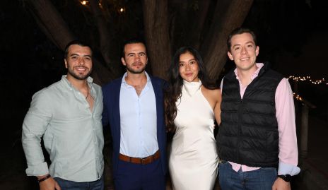  Víctor Sans, Arturo Aranda, Mariana Almendárez y René González.