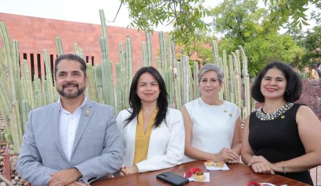  Neil Castro, Mónica Rivera, Ana María Abascal y Guadalupe Viera.