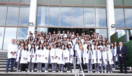 Egresados de la Carrera de Odontología de la Universidad Cuauhtémoc.