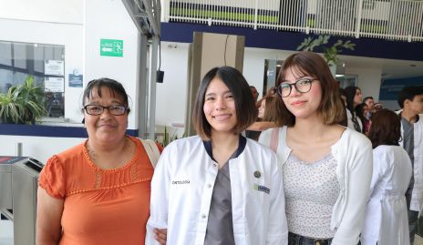 Narcisa Rivera, Vanessa y Perla Rivera.