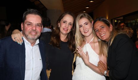  Toño Fonte, Montserrat Fonte, Macarena Anaya y Fernanda Fonte.