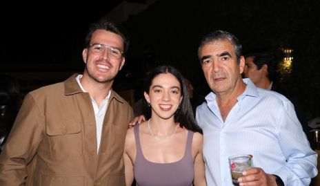  Alfonso Anaya, Geraldine Perales y Horacio Tobías.