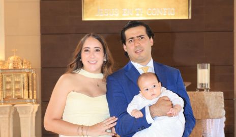  Diana Olvera y Gabriel Torres con su hijo Gabriel.