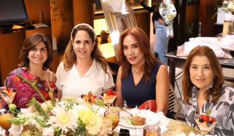  Lucía Escobedo, Gaby Payán, Lorena Herrera y Carmen de Cerecedo.