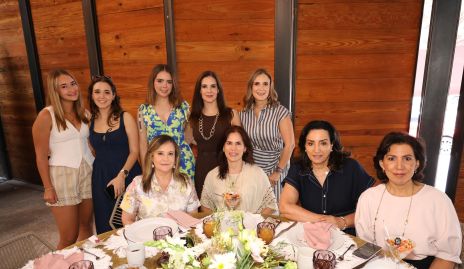  Isabella Vázquez, Cynthia De Luna, Paulina Regil, Edith Pérez, Sandra Pérez, Ingrid Pérez, Susana Jonguitud, Alejandra Alcalde y Claudia Pozos.