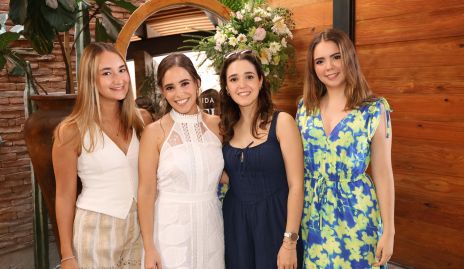  Primas Pérez, Isabella Vázquez, Ingrid De Luna, Cynthia De Luna y Pau Regil.