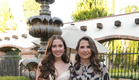  Daniela Jaimes con su mamá Adriana Saucedo.