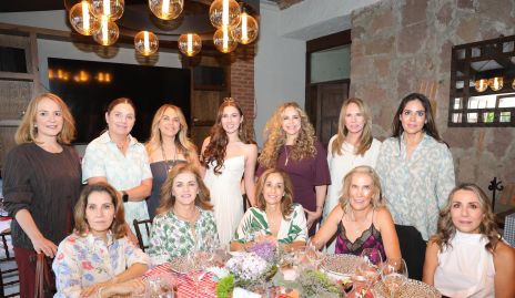 Claudia Carpizo, Jose Gutiérrez, Daniela Serment, Daniela Jaimes, Gabriela Serment, Lupita Pereda, Maribel Lozano, Cristina Ruiz, Adriana Carrera, Mónica Gaviño, Claudia Quiroz y Roxana Serna.