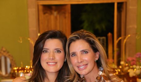  Fabiola Hernández con su mamá Adriana González.