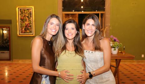  Ana Victoria de la Rosa, Fabiola Hernández y Martha de la Rosa.