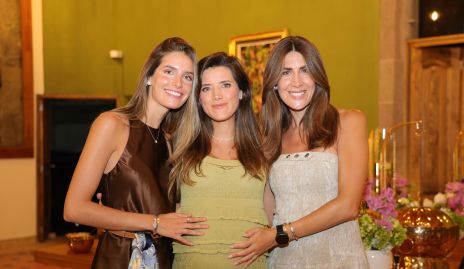  Ana Victoria de la Rosa, Fabiola Hernández y Martha de la Rosa.