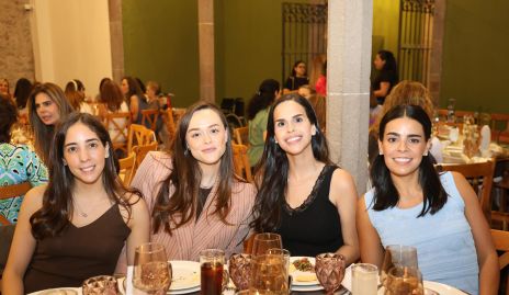  Alejandra Villarreal, Paola Rocha, Marcela Schekaibán y Marily Tobías.