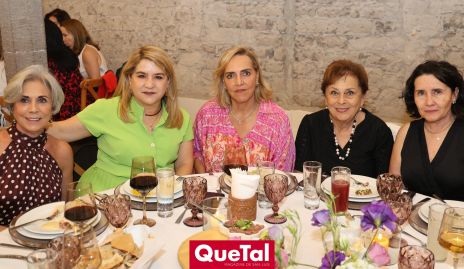  Chilín Corripio, Carmenchu, Mimí Hinojosa, Alicia Hinojosa y Lourdes López.