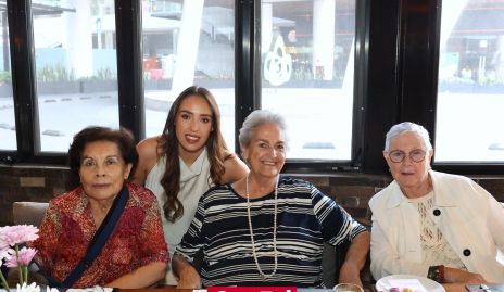  Tere Ascanio, Paola Ascanio, Marcela Borbolla y Rosario Piñero.