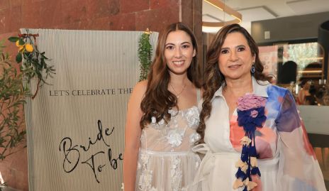  Daniela Jaimes con su mamá Adriana Saucedo.