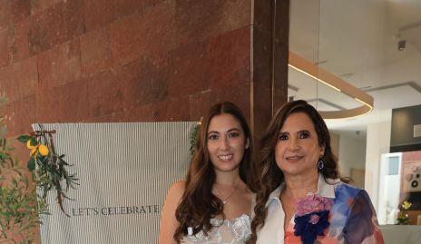  Daniela Jaimes con su mamá Adriana Saucedo.