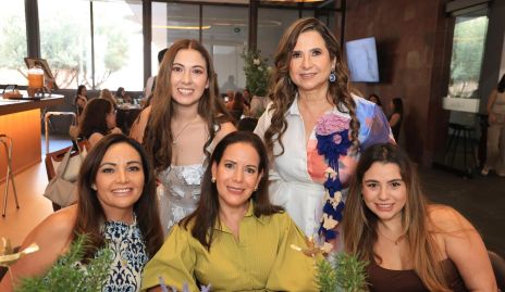  Daniela Jaimes, Adriana Saucedo, Laura Faz, Ana Elena Orozco y Elena Villanueva.