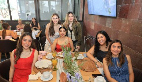  María José Sandoval, Daniela Jaimes, Valeria Sandoval, Adriana Jaimes, Ana Fonte y Ale Castrillón.