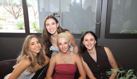  Estefi Leija, Daniela Jaimes, Laura Ortiz y Aline Chessal.