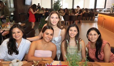  Isabela Aguilar, Marijó Gallegos, Daniela Jaimes, Paulina Faz e Isabela Fernández.