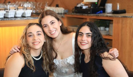  Paulina Chávez, Daniela Jaimes y Daniela Chevaile.