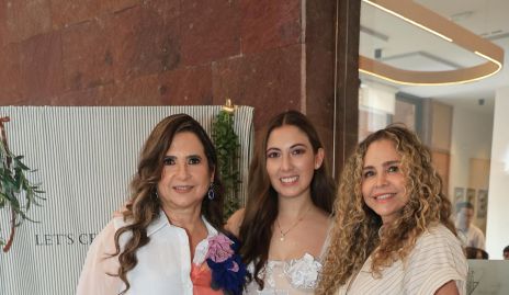  Adriana Saucedo, Daniela Jaimes y Gabriela Serment.