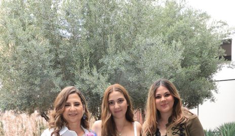  Adriana Saucedo con sus hijas Daniela y Adriana Jaimes.