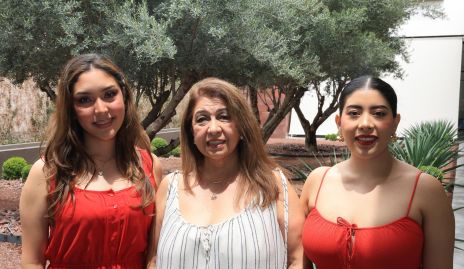  María José Sandoval, María Clara Ramírez y Valeria Sandoval.
