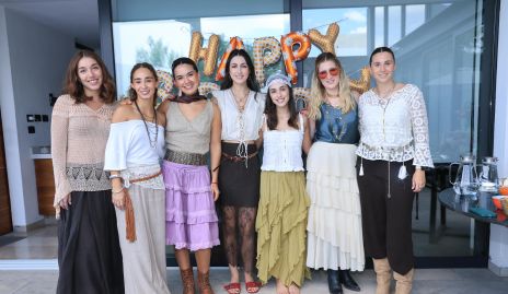Priscila Martínez, María José Benavente, Natalia Hampshire, Ximena Nieto, Vale Navarro, Macarena Anaya y Chiara Pizzuto.