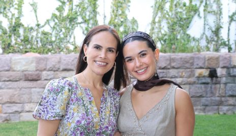  Adriana Pérez y Natalia Hampshire.