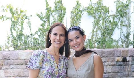  Adriana Pérez y Natalia Hampshire.