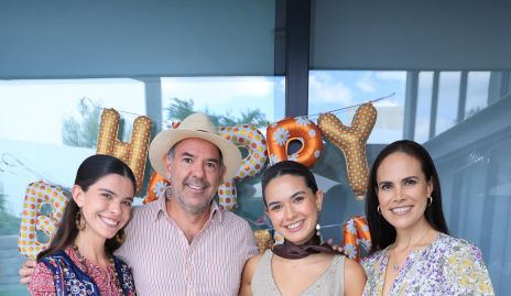  Montse Hampshire, Carlos Hampshire, Natalia Hampshire y Adriana Pérez.