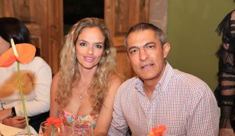  Vero Alvarado y Turra González.