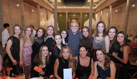  Malena Villasuso con sus amigos.