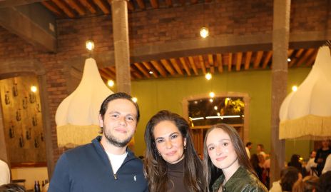  Guillermo Barrera, Malena Villasuso y Daniela Zermeño.