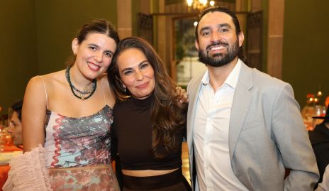 Sofía Cavazos, Malena Villasuso y René Cárdenas.