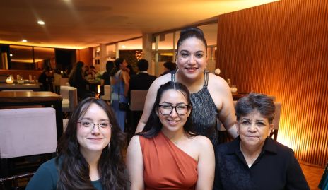  Cielo Martínez, Monserrat Gaeta Gaby López y Juanita Esparza.