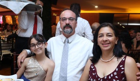  Laura García, Francisco Rodríguez y Valentina Rodríguez.