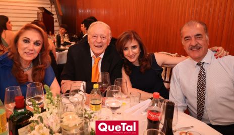  July Abud, Toño Sarquis, Martha Abud y Marco Güemes.