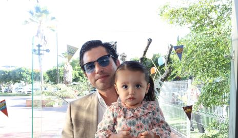  Gerardo Serrano con su hija Triana.