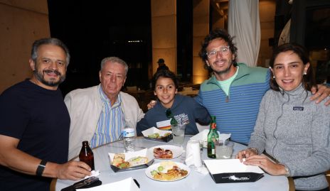 Miguel Delgado, Patricio Jourdain, Santiago Nieto, Pato Jourdain y Maria Gutiérrez.