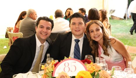  Juan Pablo Casare, Mauricio Rosas y Karime Zamora.
