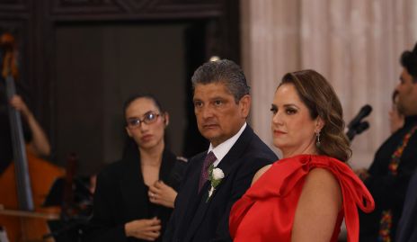  Mauricio Mier y Liliana, papás del novio 