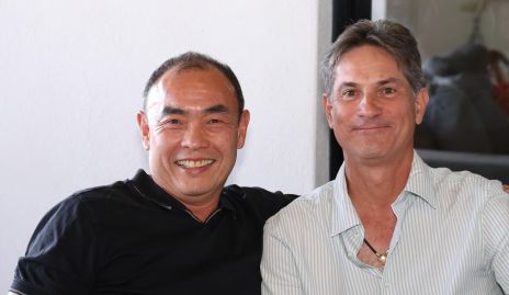  Michel Tan y Gustavo Medina.