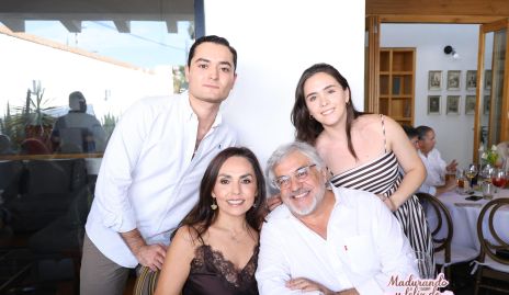  Armando Villasuso, Federica Meade, Marianela Villanueva y Feliz G. Modroño.