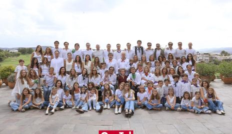  Concha Medina con sus hijos, nietos y bisnietos.