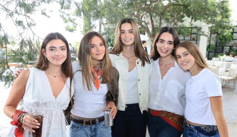  Javiera, Marijó, Antonella, Andrea y Camila.