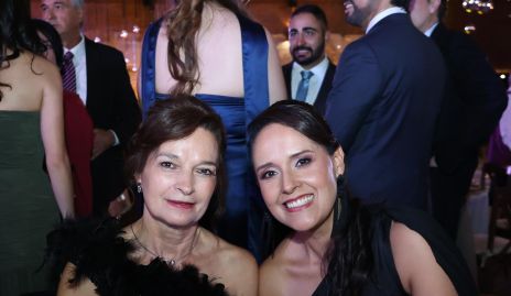  María Elena López y Rosalinda Guerrero.