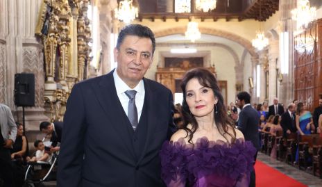 Tirso González y Maricarmen López, papás del novio.